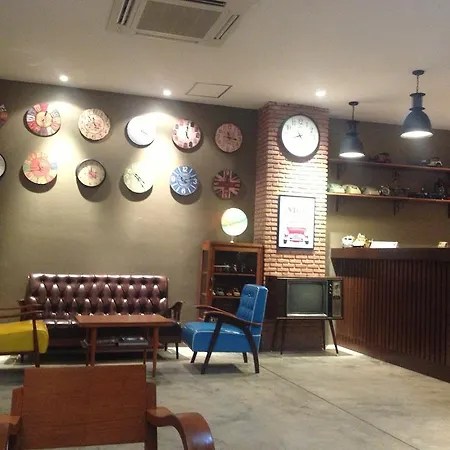 Dfeel House Hostel